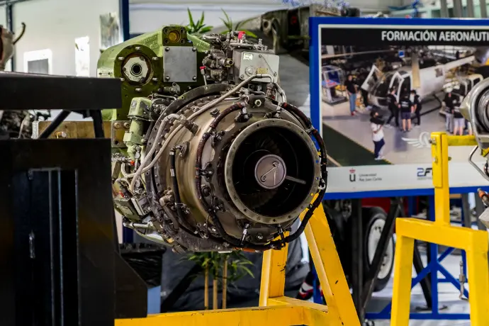 Herramientas y material de mantenimiento aeronáutico